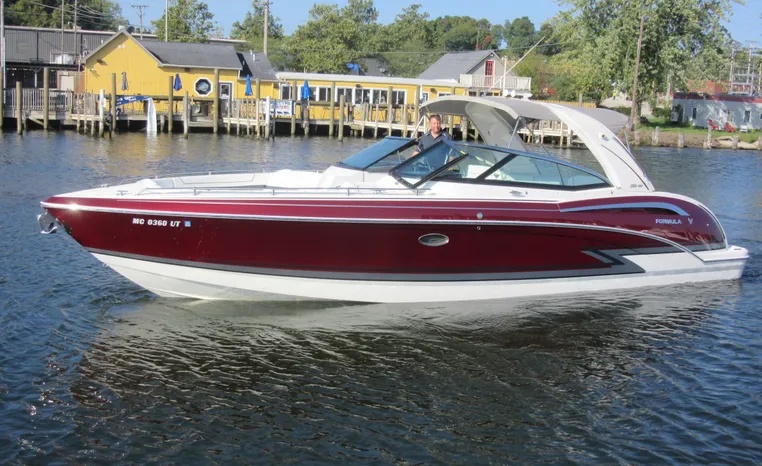 2024 Aviara AV32 Outboard