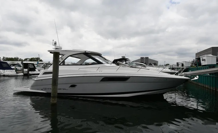 2022 Four Winns 355 VISTA COUPE